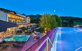 Kristall- & Vitalhotel Bergknappenhof